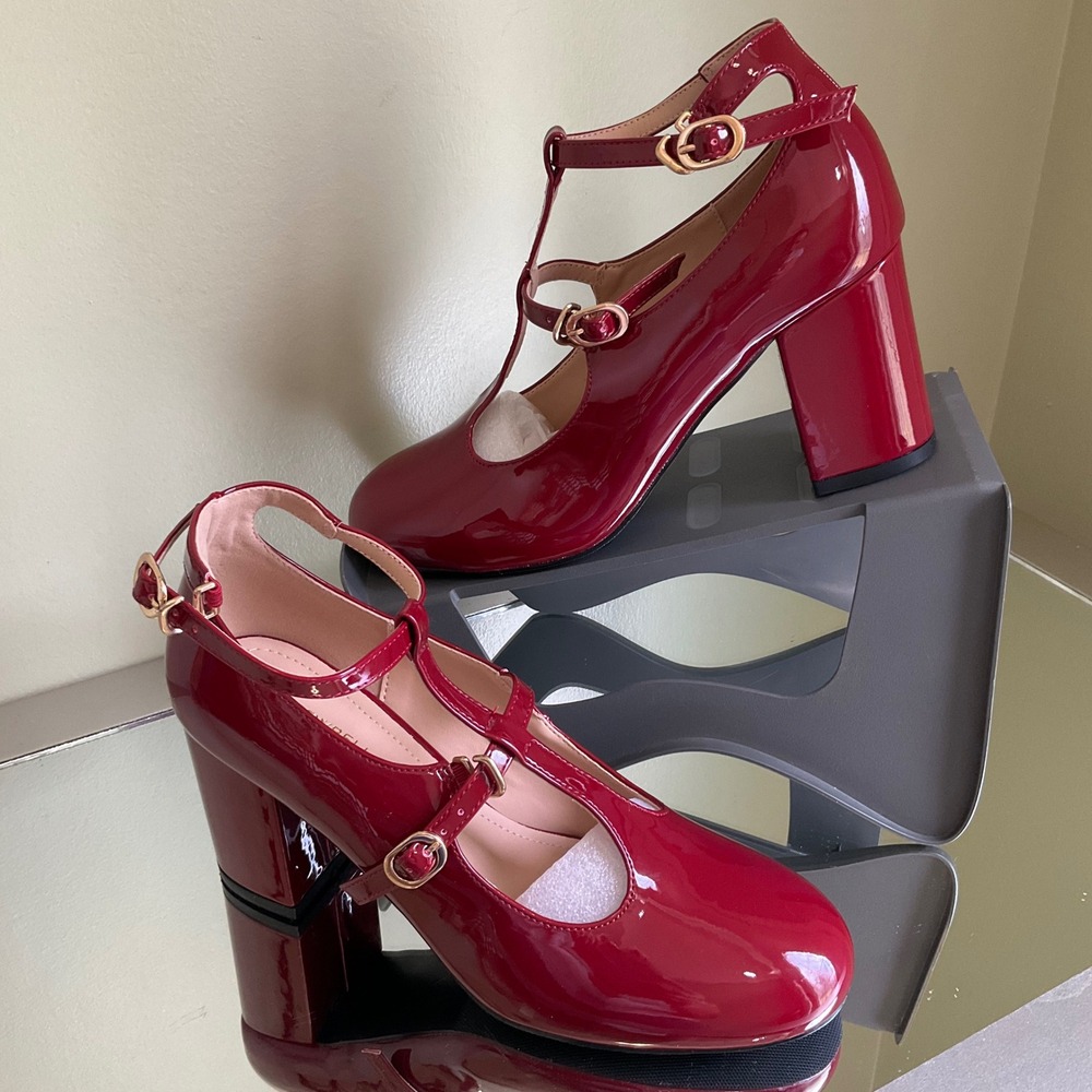 Newbella Red Patent T-Strap Mary Jane Block Heel Pumps Sz 7 Chunky Dark Academia